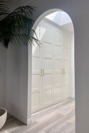 Manovella Brushed Brass Knurled Drawer Pull - Charmian - Image 7