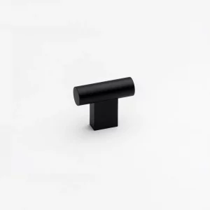 Lo & Co T Pull - Black