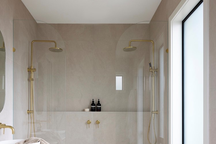 ADP Bloom Shower Set - Brushed Brass - Image 3