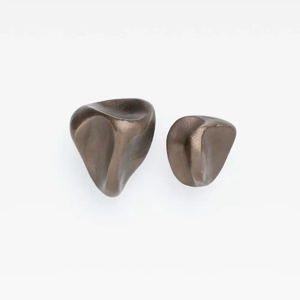 Lo & Co Cast Rubble Knob Oil Rubbed Bronze- Large 60mm - Image 4