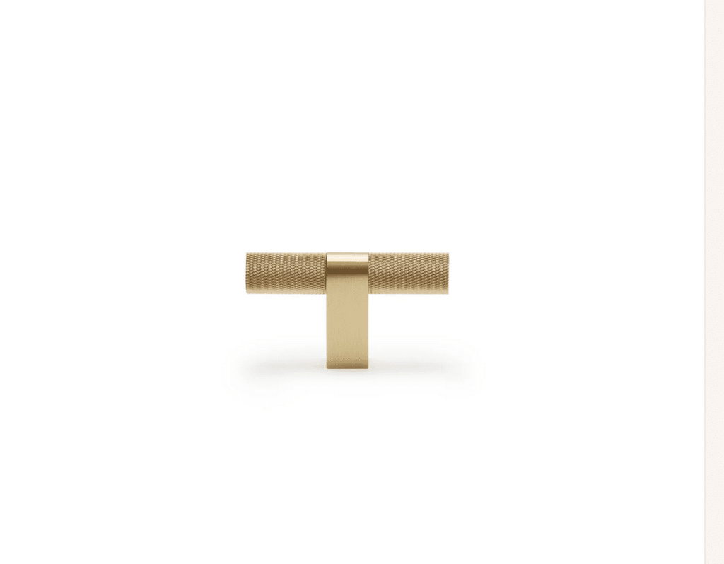Momo handles with textured brass design