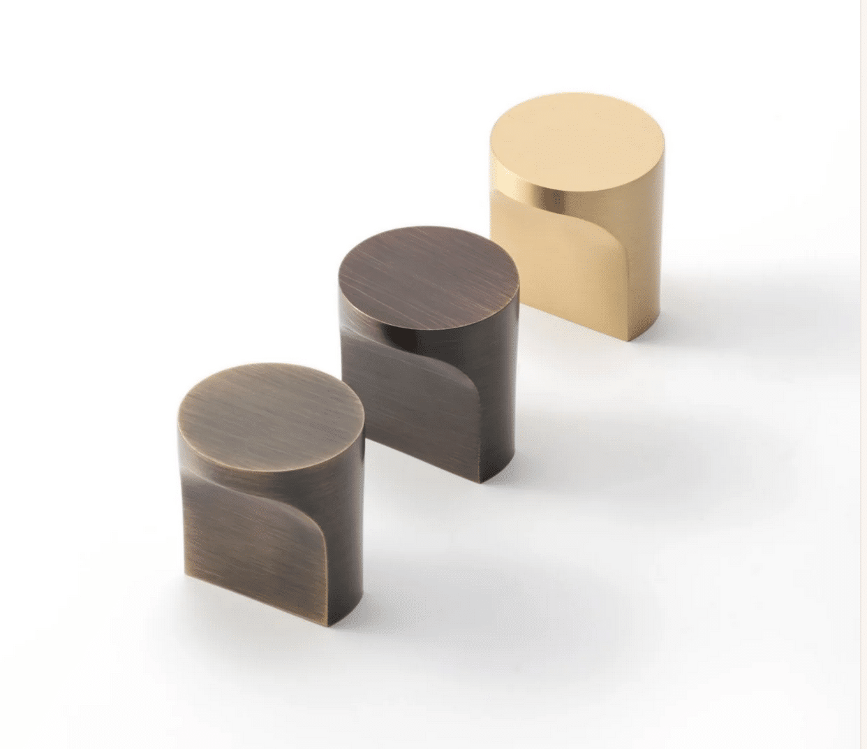 Zano Vera Knob - Small 23mm - Satin Brass - Image 4