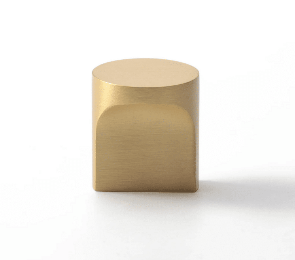 Lo & co curve pull - brushed brass knob