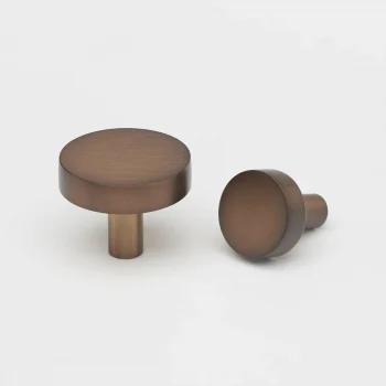 lo-and-co-ascot-knob-bronze-handle_1000x1000_crop_center